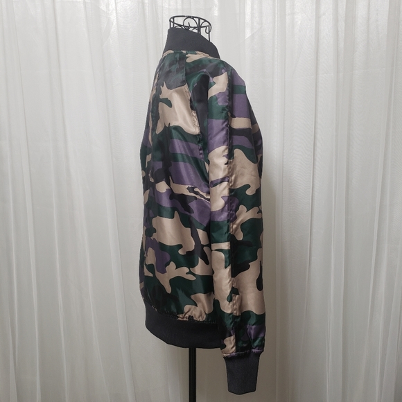 UO+ Silence & Noise NWT Sz M Rita Camo Bomber Jacket - Picture 3 of 14